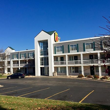 Super 8 By Wyndham Madison East Hotel Kültér fotó
