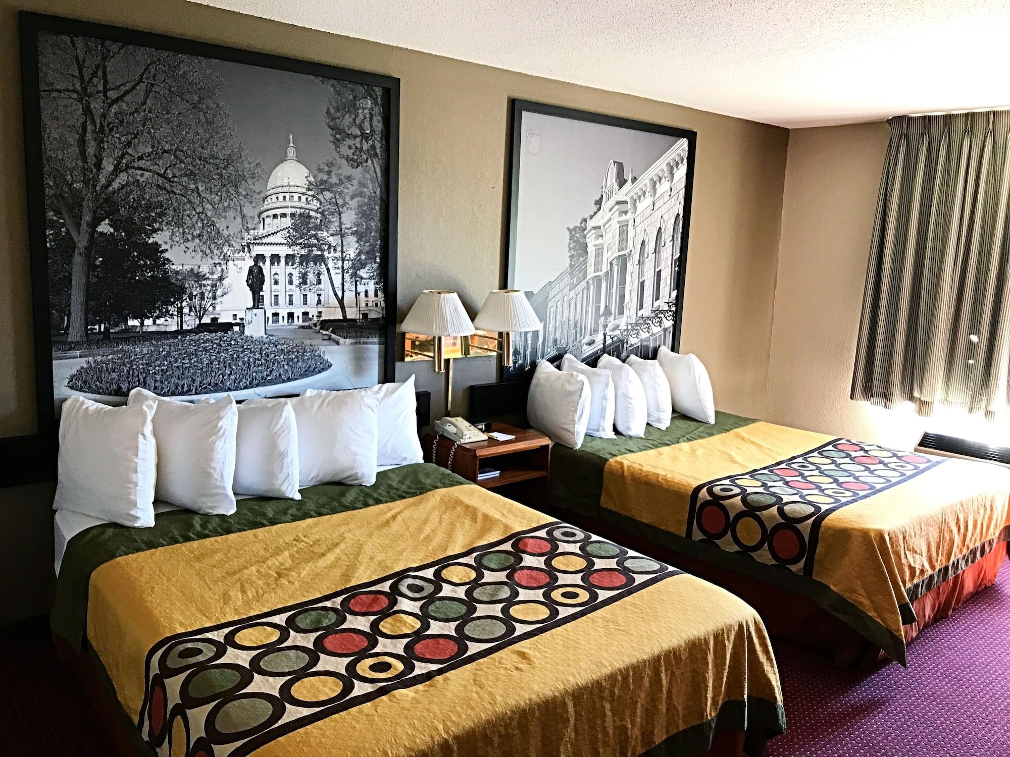 Super 8 By Wyndham Madison East Hotel Kültér fotó