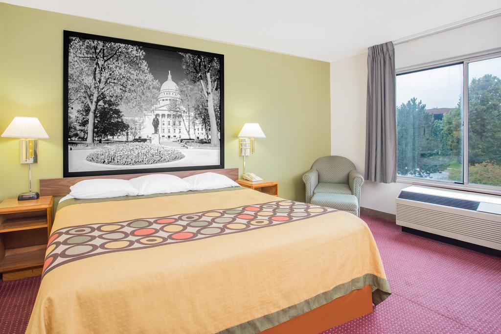 Super 8 By Wyndham Madison East Hotel Kültér fotó